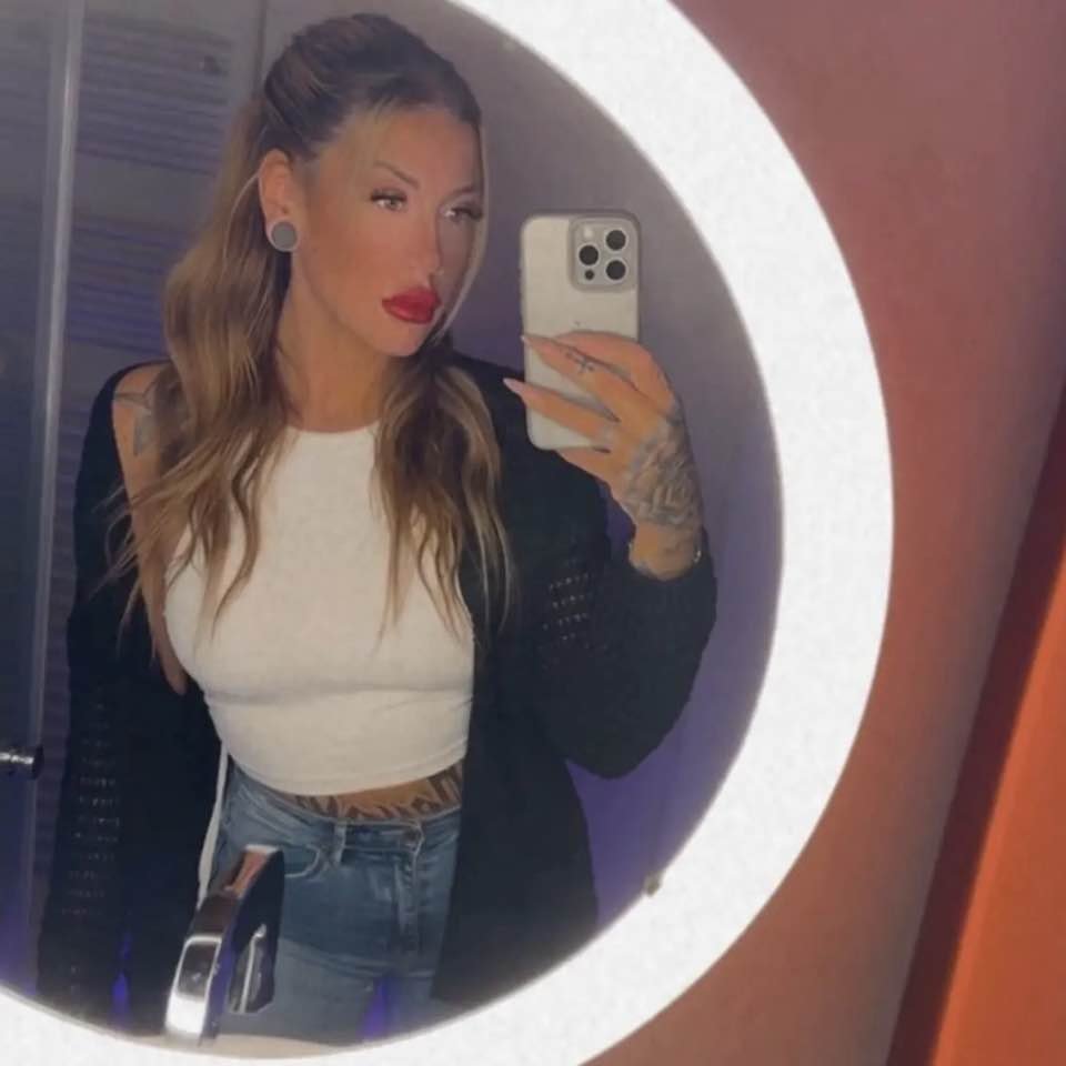 Snowbunny Bimbo FuckFace6.9. A BBC Gobbling Slut Exposed #NStBldT6