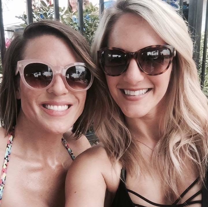 Heather & Lacey were two of the hottest girls to go on “the bus” #dQfg4Tgg